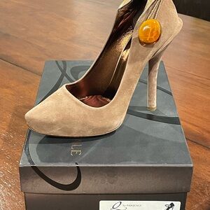 Q by Pasquale Taupe Suede Pointed-Toe Stiletto Heels